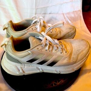 Adidas Men’s Questar Low Top Running Training Tennis Shoe  Ombré Stripe 8.5